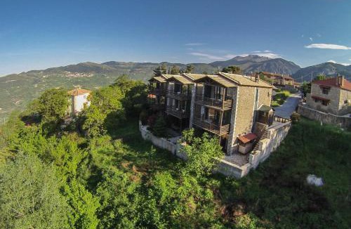 Synikia Mesi Trikalon House | Vathyskia Guesthouse
