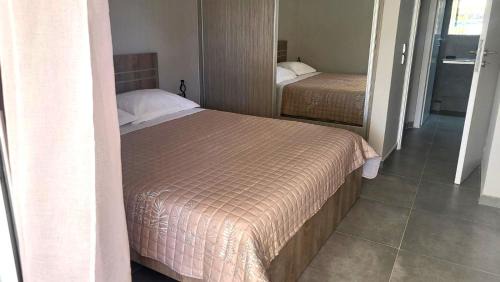 Lagonissi Apartment | Veta's Luxury apartment near the beach.