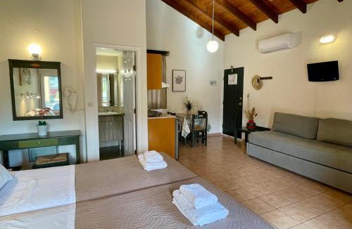 Makrys Tichos Apartment | Theos Holidays Apartments