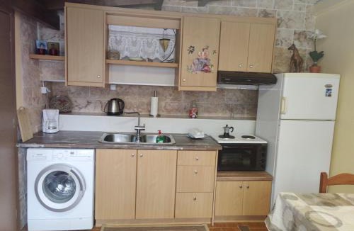 Kymi-Aliveri House | Mountain House