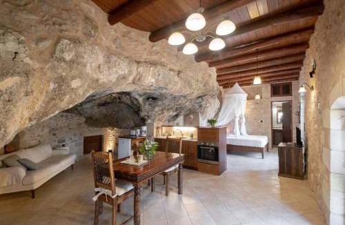 Kaliviani House | Luxurious stone cave with pool and sea view