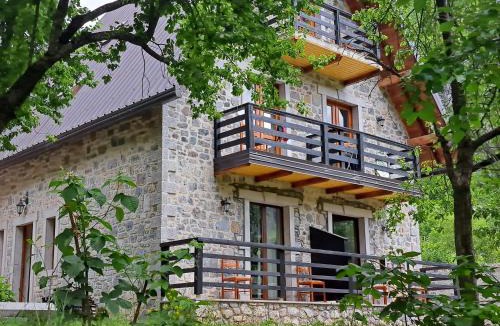 Theth Bed & Breakfast | Gjeçaj Guesthouse and Restaurant