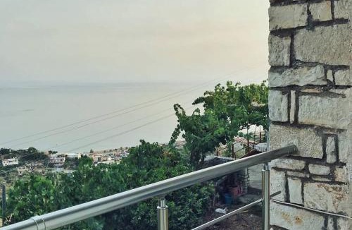 Qeparo Bed & Breakfast | Dhrami Rooms