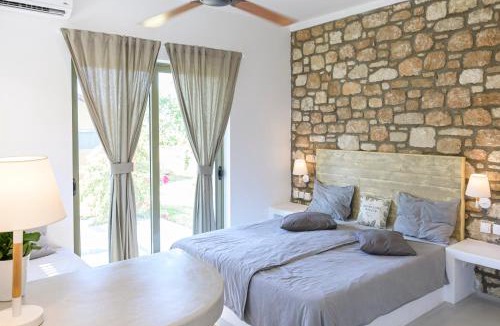 Theologos Cabin | LOGOS Beach Village