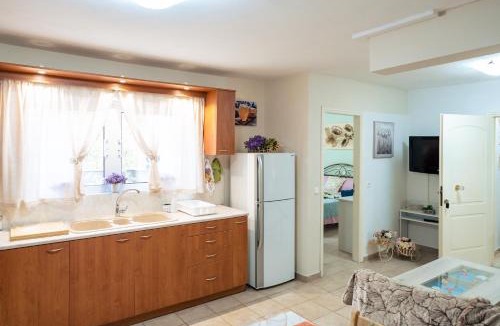 Galatas Apartment | Giotas House