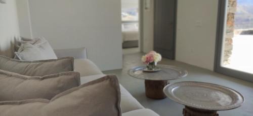 Koundouros Villa | Villa Veneterra-Pool-SeaView-ConciergeServices
