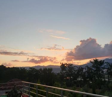 Elbasan Bed & Breakfast | HILLTOP HIDEAWAY