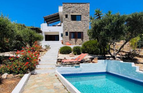 Vrouhas Villa | Beautiful Villa Helios with stunning sea view!