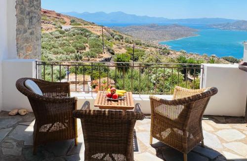 Vrouhas Villa | Beautiful Villa Helios with stunning sea view!