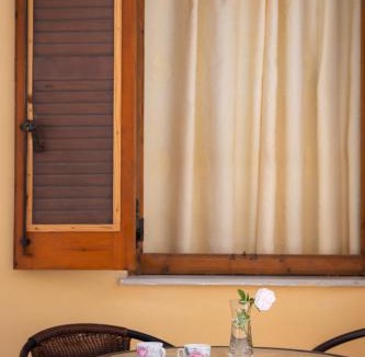 Ipsos Hotel | Wilde Rose Hotel