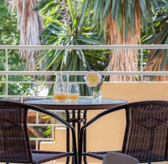 Ipsos Hotel | Wilde Rose Hotel