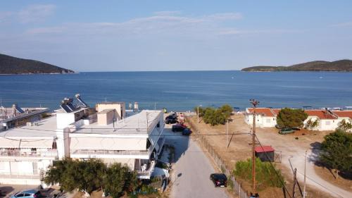 Nea Peramos Apartment | Isalos Suites