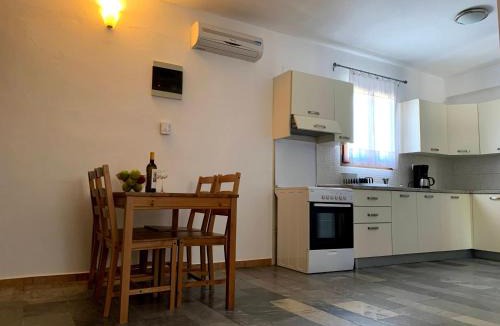 Agia Paraskevi Apartment | Villas Alexandra Skiathos