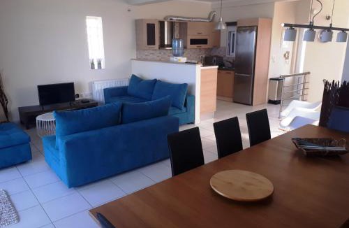 Kato Assos House | Vrachati Sea Front House