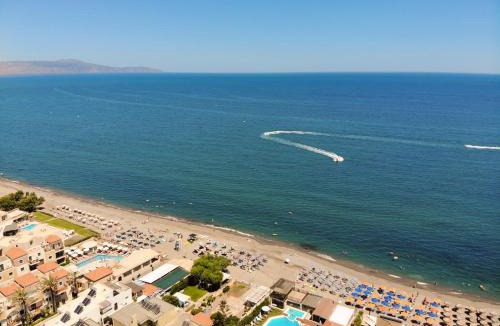 Platanias Town Apartment | Athina Suites Luxury Suites Near The Sea Platanias