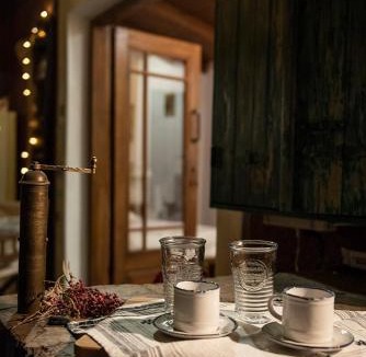 Amarinthos House | Small Guesthouse In The Garden