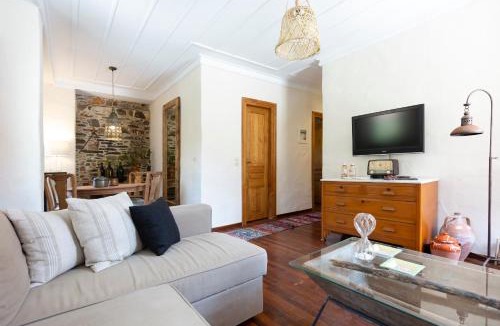 Agios Konstantinos Villa | Villa of the old olive oil factory