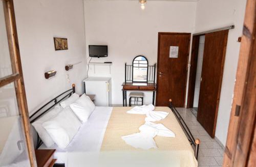 Therma House | To Gefyraki Rooms