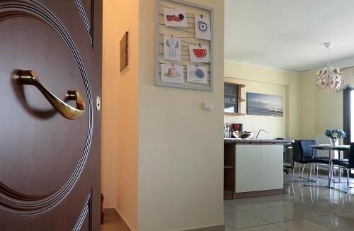 Kalamaria Apartment | Seafront Family Apartment & free parking, the Cruiseflat
