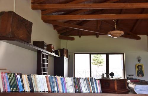 Goura Hotel | Olvios Hotel