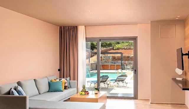 Sissi Lux Maxima Villas 2 Private Pools, in Neapolis Kriti