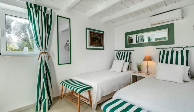 Myrtle Cottage - Charming 2 bed Cottage