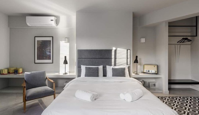Entire Building in the Heart of Athens Sleeps 12 With Private Rooftop Terrace in Athens
