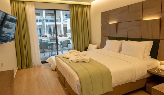 Mirror Hotel