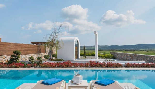 New Luxury Villa with Private Swimming Pool & BBQ, 5 Min. From Prasonisi Beach! in Kattavia