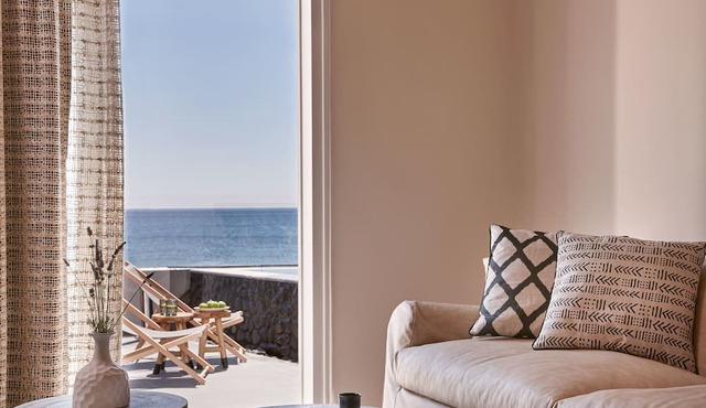 Incognito Villa in Santorini