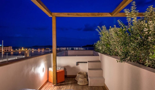Shapes Luxury Suites in Syros