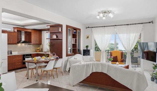 Stella di Eleni Family House - Analipsi - 3 BR - Garden & Parking in Hersonissos