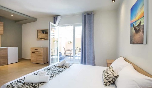 Studios&Apartments Elisabeta