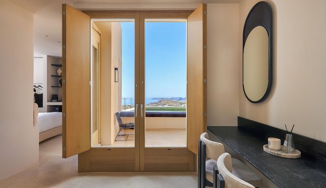 Enorme EOS Santorini - Adults Only in Santorini