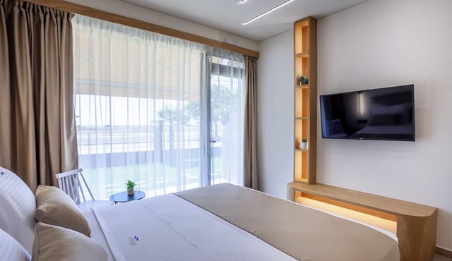 Aliston Deluxe Living - Adults Only in Volvi