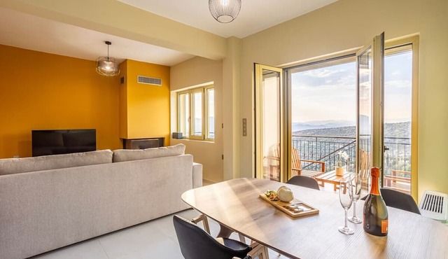 Martinia Pool Escape - Tragos Panoramic Views