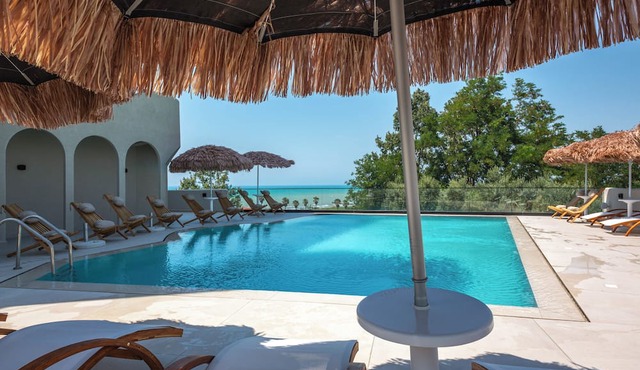 Emara Boutique Hotel in Golem
