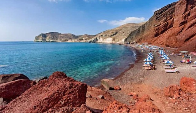 Grand Villa Suite near the Archaeological Museum in Santorini