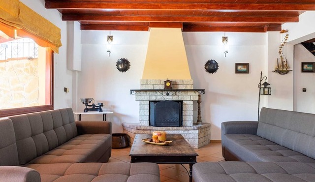 Villa Ivis, Luxury Villa in Heraklion