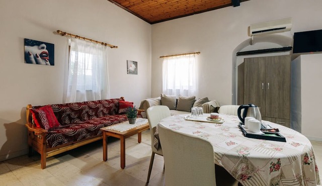 CLIO APARTMENTS in Chios