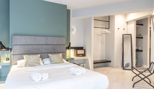 Fantastic Central Athens Suite with Rooftop Deck in Athens