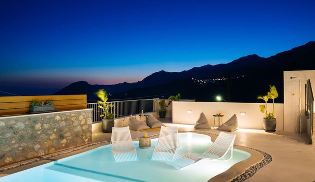Mirthea Suites