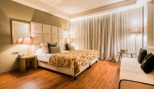 Golden Suites & Spa