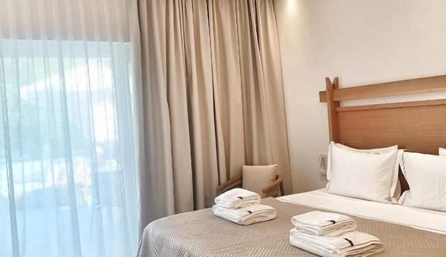 DelMar Suites Syros in Finikas