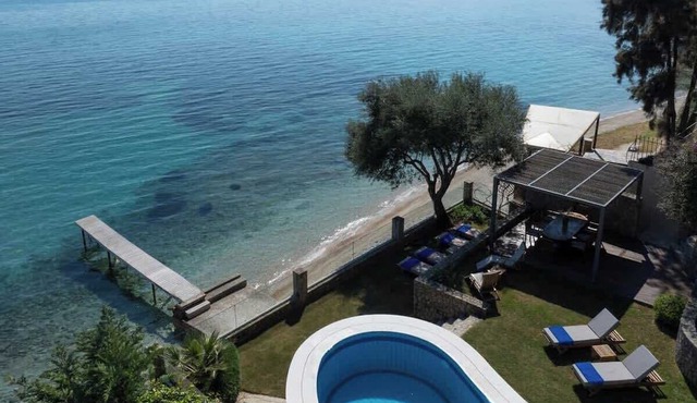 Villa Alia – Modern Comfort Direct Beach Access