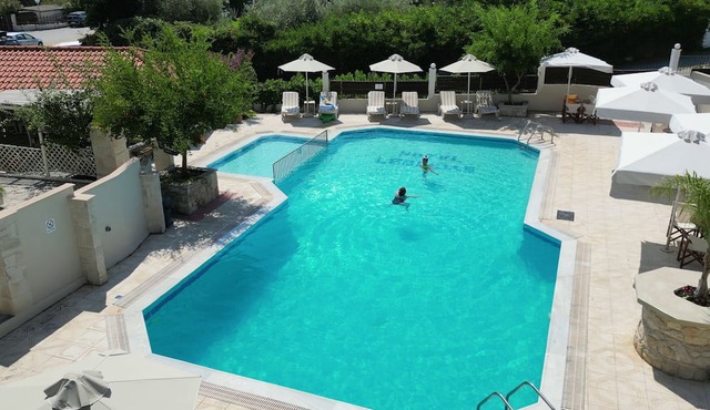 leonidas apartments and suites in Mola Kalyva