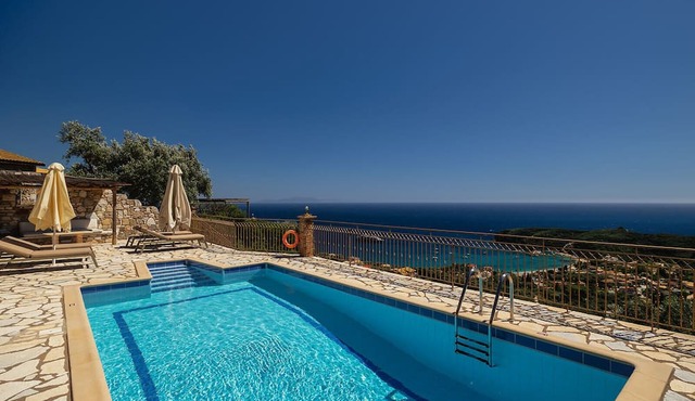 Apolis Villas & Suites