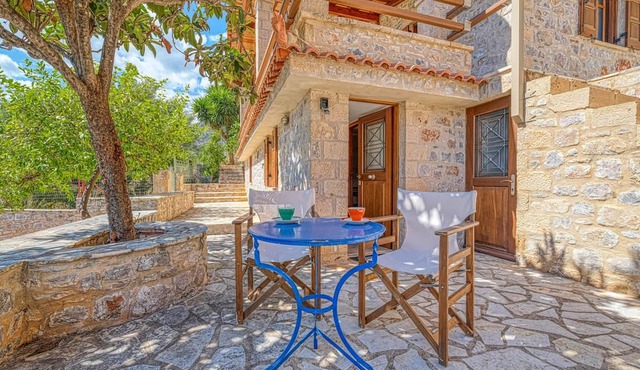 Lithos Studio - Stay Lithos in Leonidion