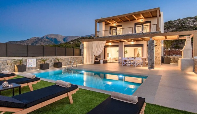 Ideal Modern Villa With Refreshing Pool in Sisi