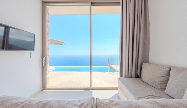 Pyrgos Exquisite Villas in Agios Vasileios